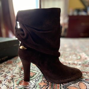 Hot in Hollywood dark brown suede boots